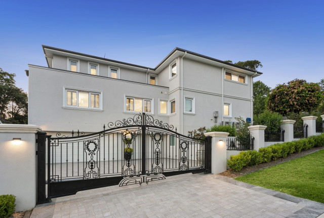 Home Renovation | Dural klassisk-fasad