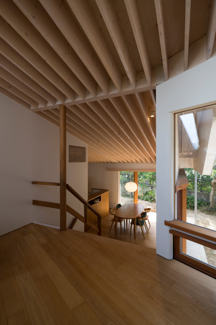 朗・海南の家 asiatique-salle-a-manger