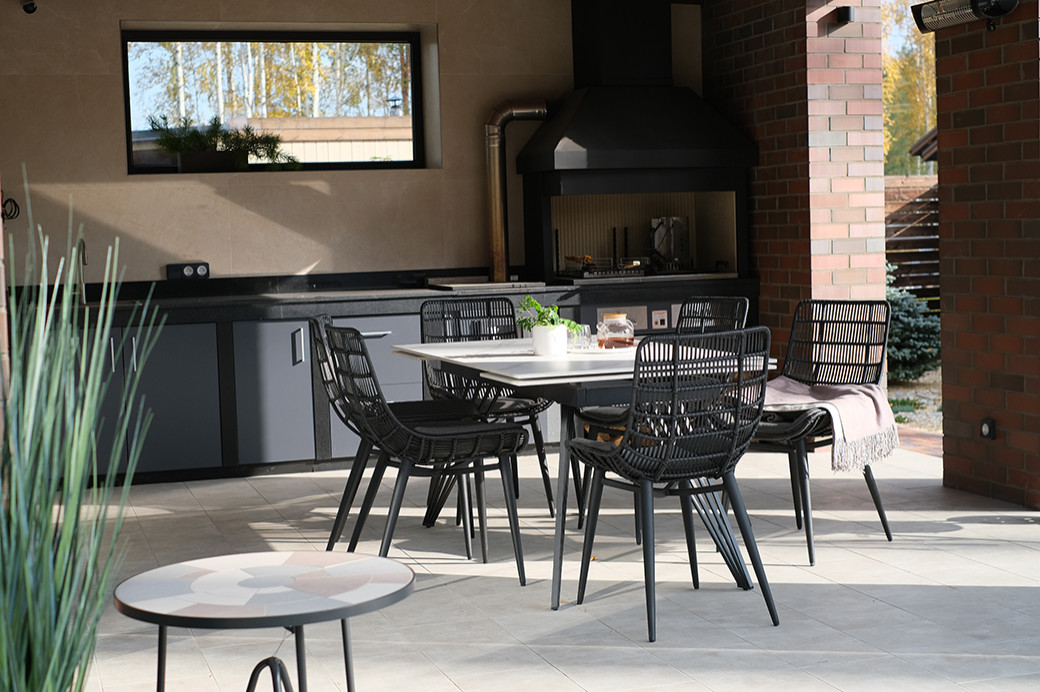 ПРОЕКТ ЗАГОРОДНОГО ДОМА С ЛЕТНЕЙ ТЕРРАСОЙ