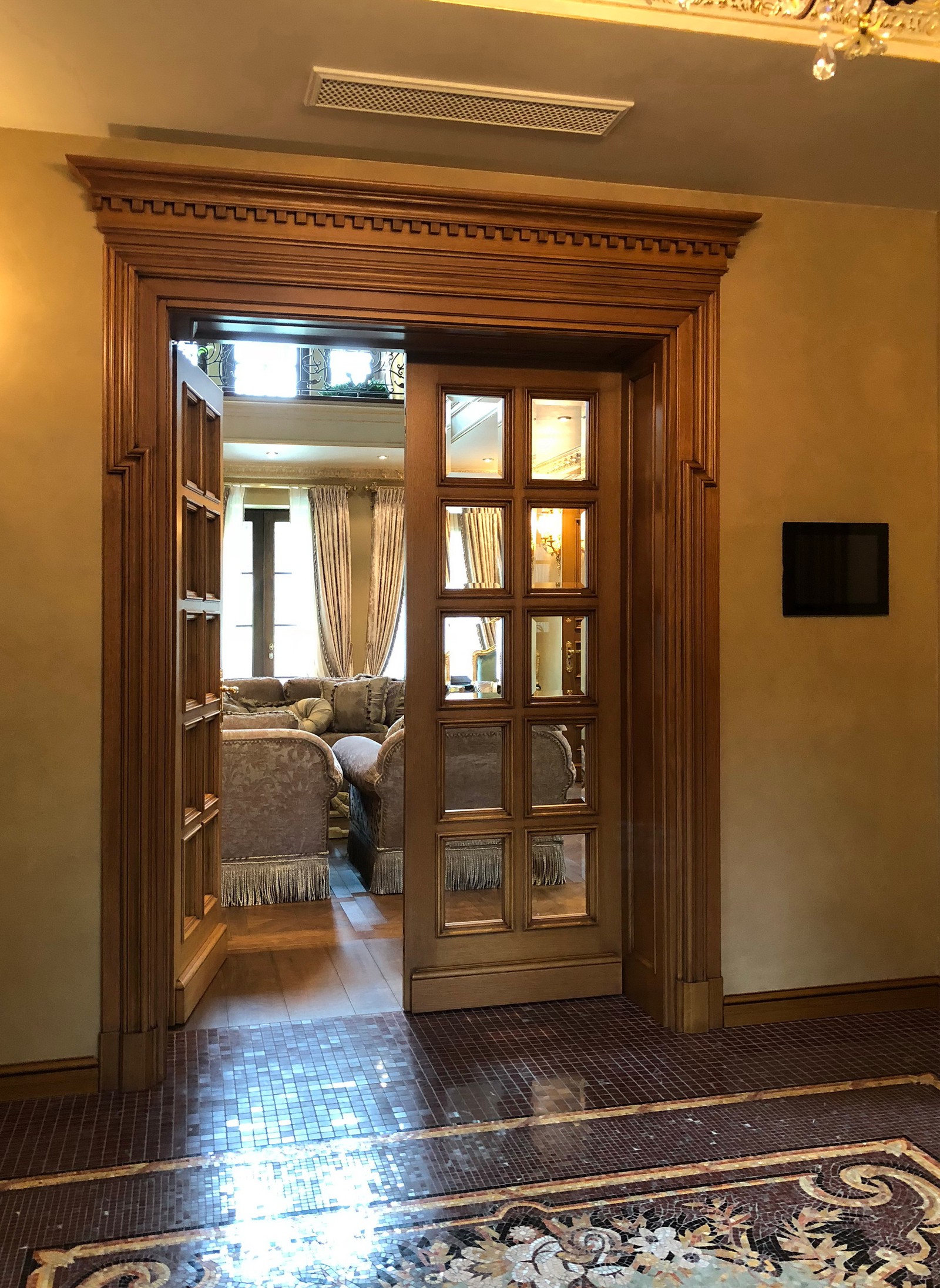 Прихожая с Венецианской мозаикой