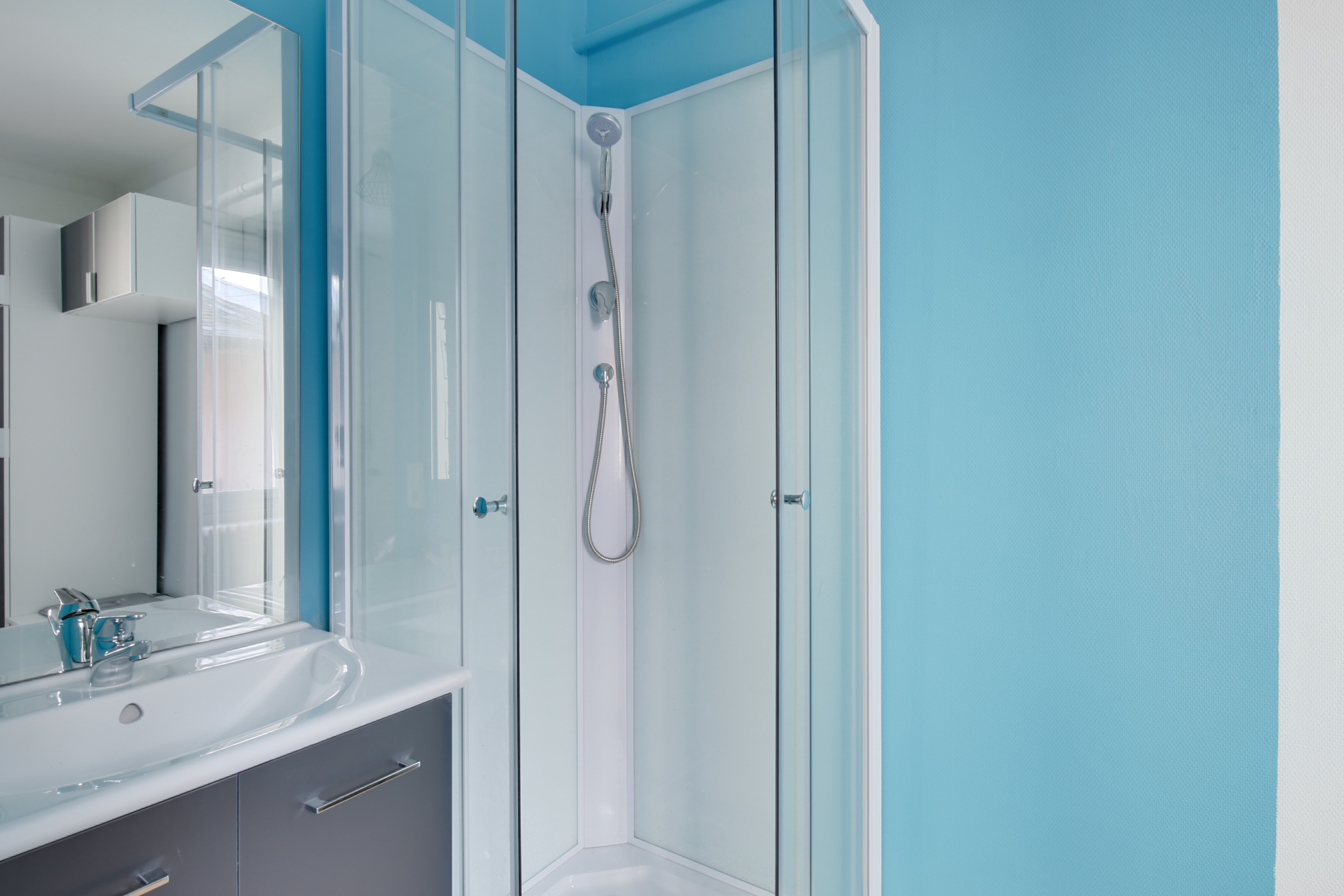 renovation complete d'un appartement / équipement salle de  douche