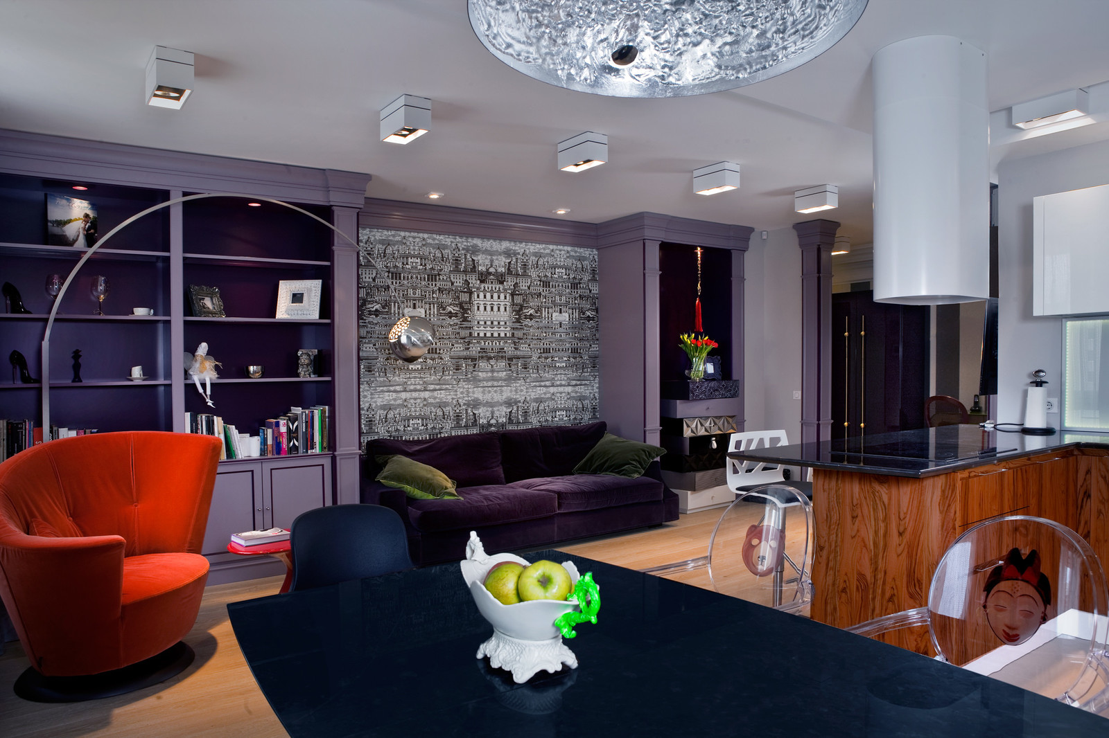 Яркая насыщенная квартира