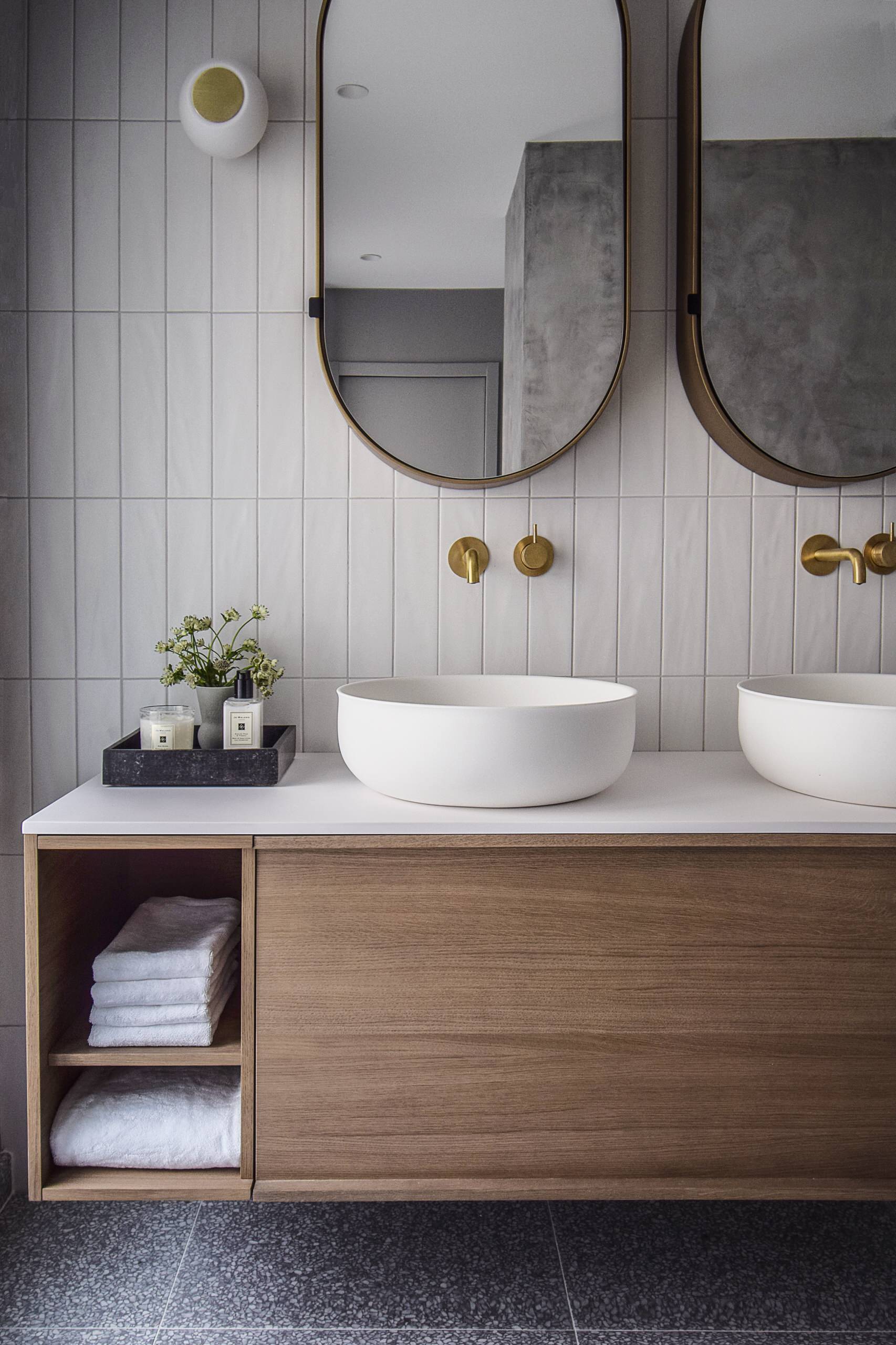 75 photos et idées déco de salles de bain avec un lavabo posé - Mars 2023 |  Houzz FR
