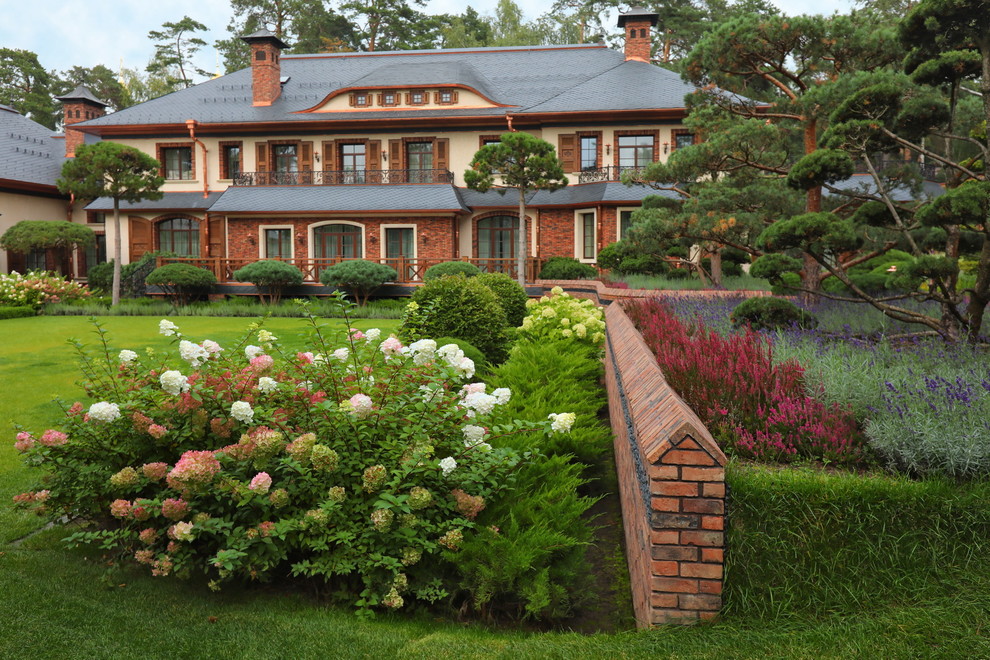 Коттеджный сад в Барвихе (дизайн и исполнение компании "Imperial Garden")