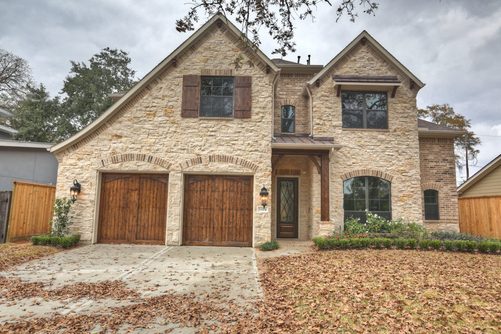 Transitional exterior home idea in Houston