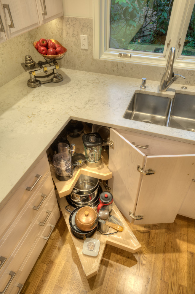 Example of a mid-sized transitional kitchen design in Seattle