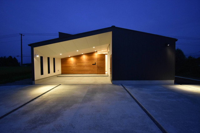 平屋のガレージハウス Industriel Garage Autres Perimetres Par Tenアーキテクツ一級建築士事務所 Houzz