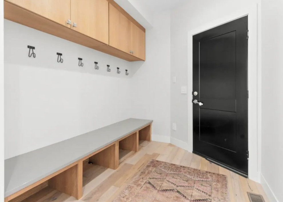 Home design - transitional home design idea
