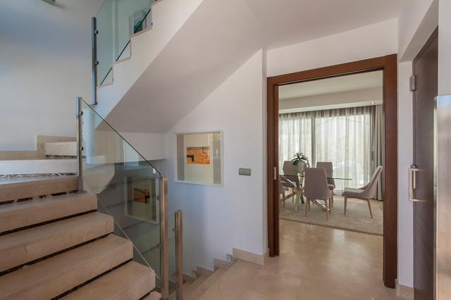 Villa de Lujo modern-entrance