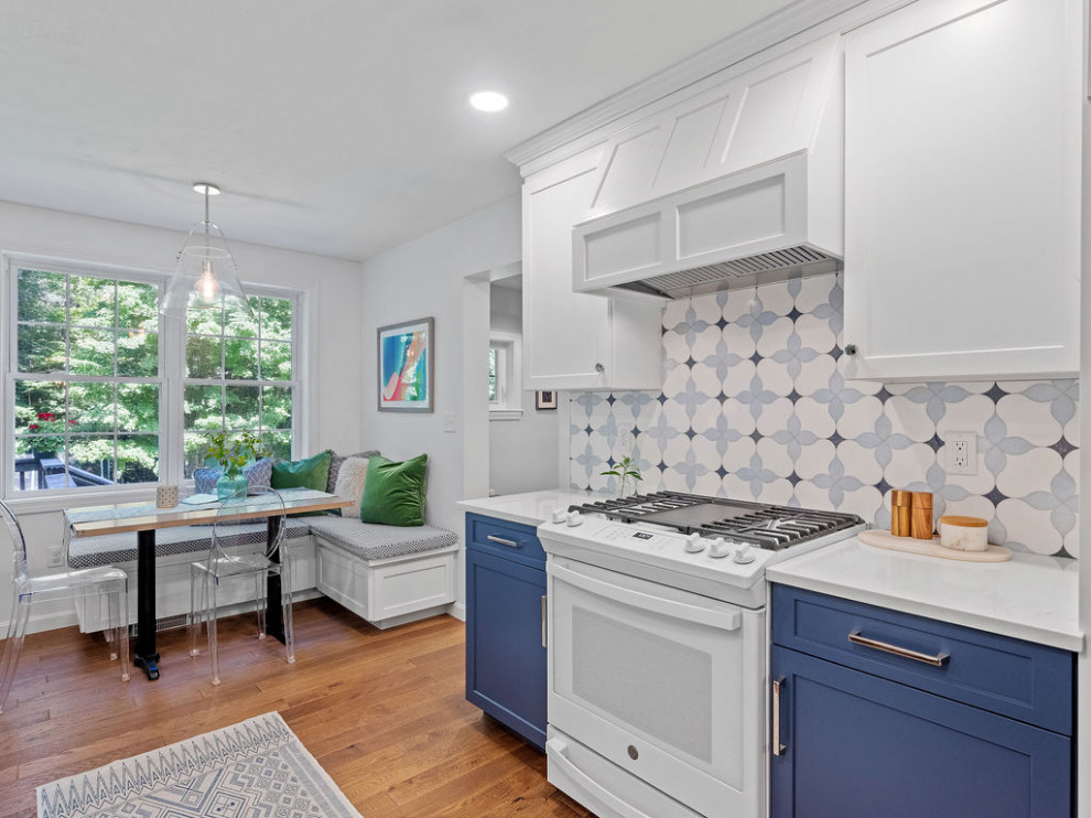 Example of a transitional kitchen design in Boston