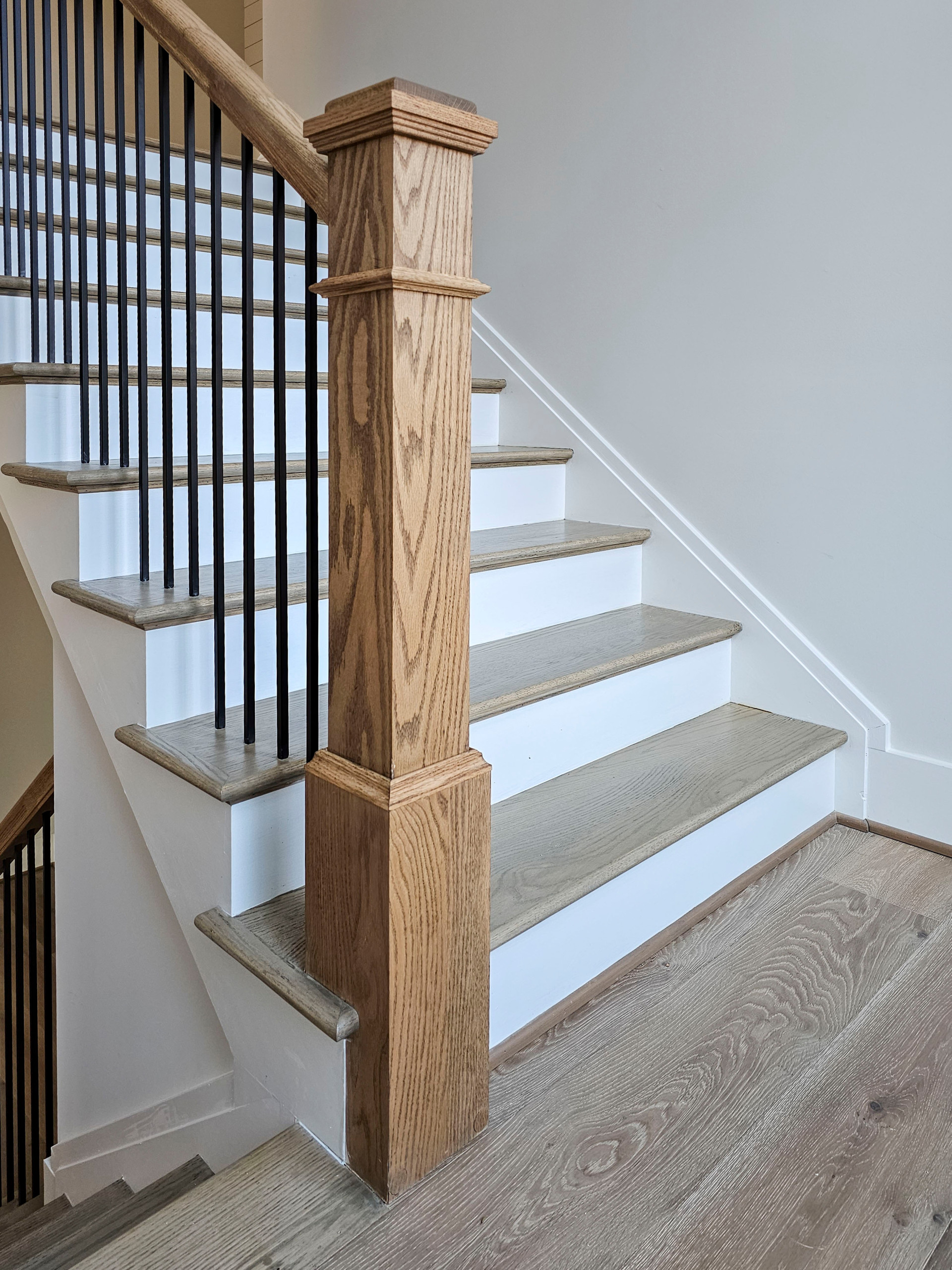105_Modern and Bold U-Shaped Staircase, Vienna VA 22180