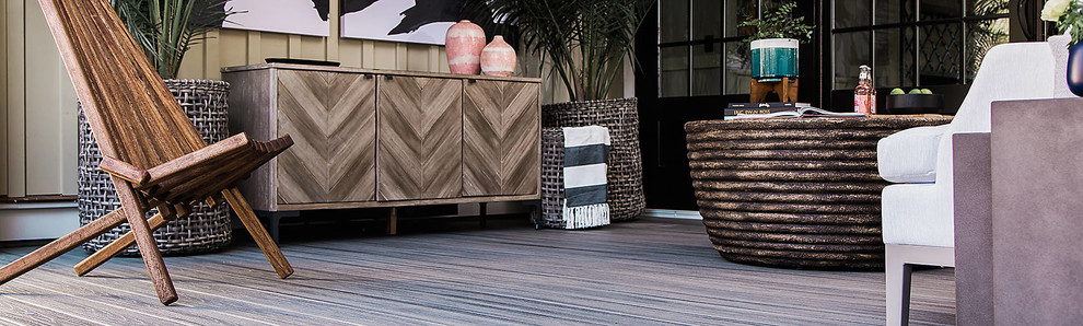 Inspiration for a transitional deck remodel in Kansas City