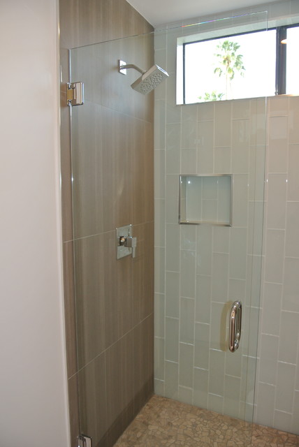 Brian/Tory modern-bathroom