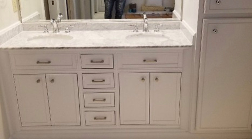 Fitted Vanity off the Pass