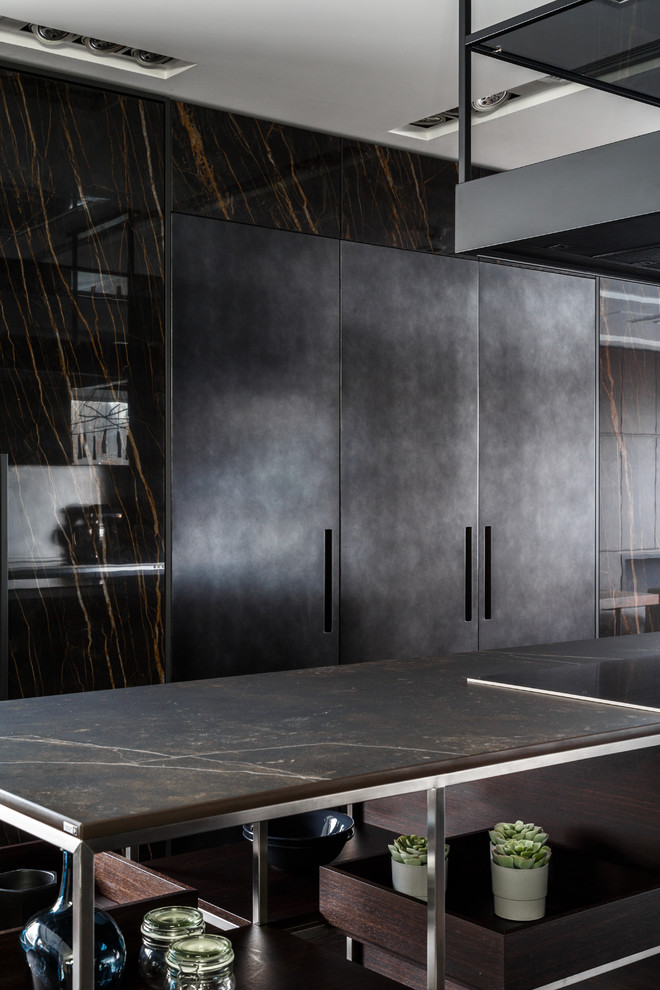 Giulia Novars, Москва. Смоленская, д.10