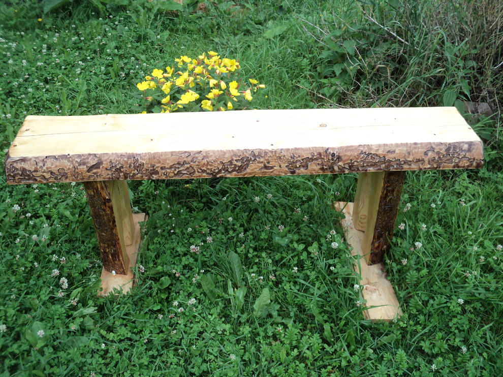 Скамейка деревянная