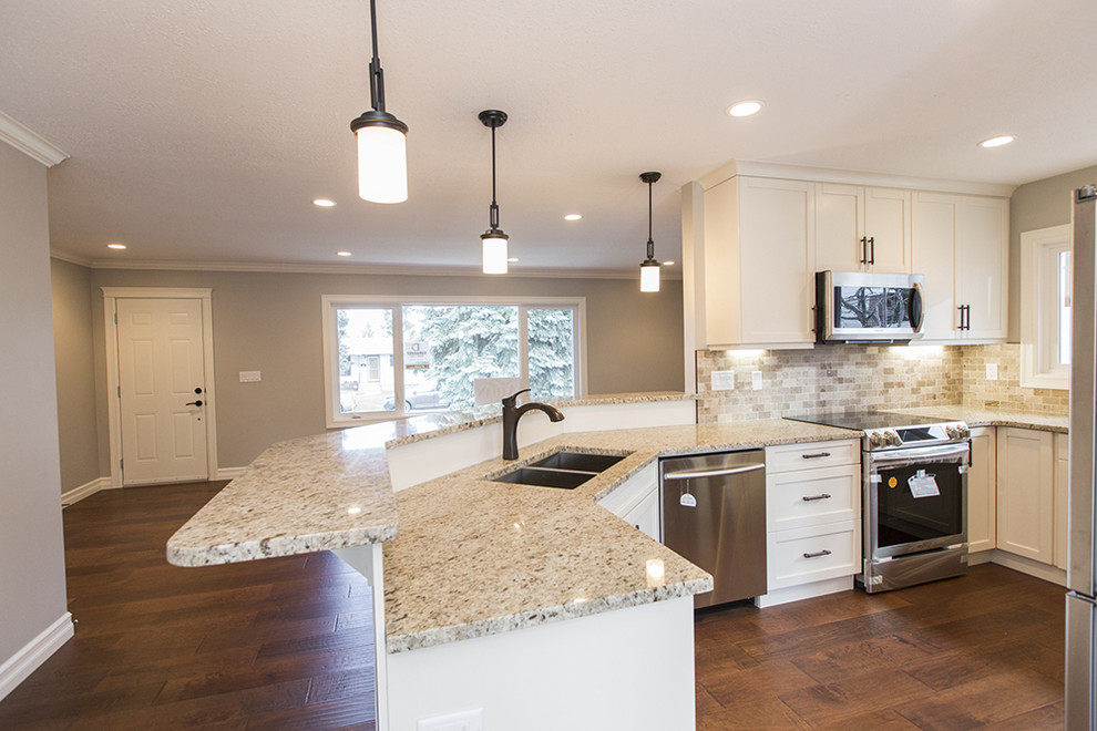 Kitchen - transitional kitchen idea in Edmonton