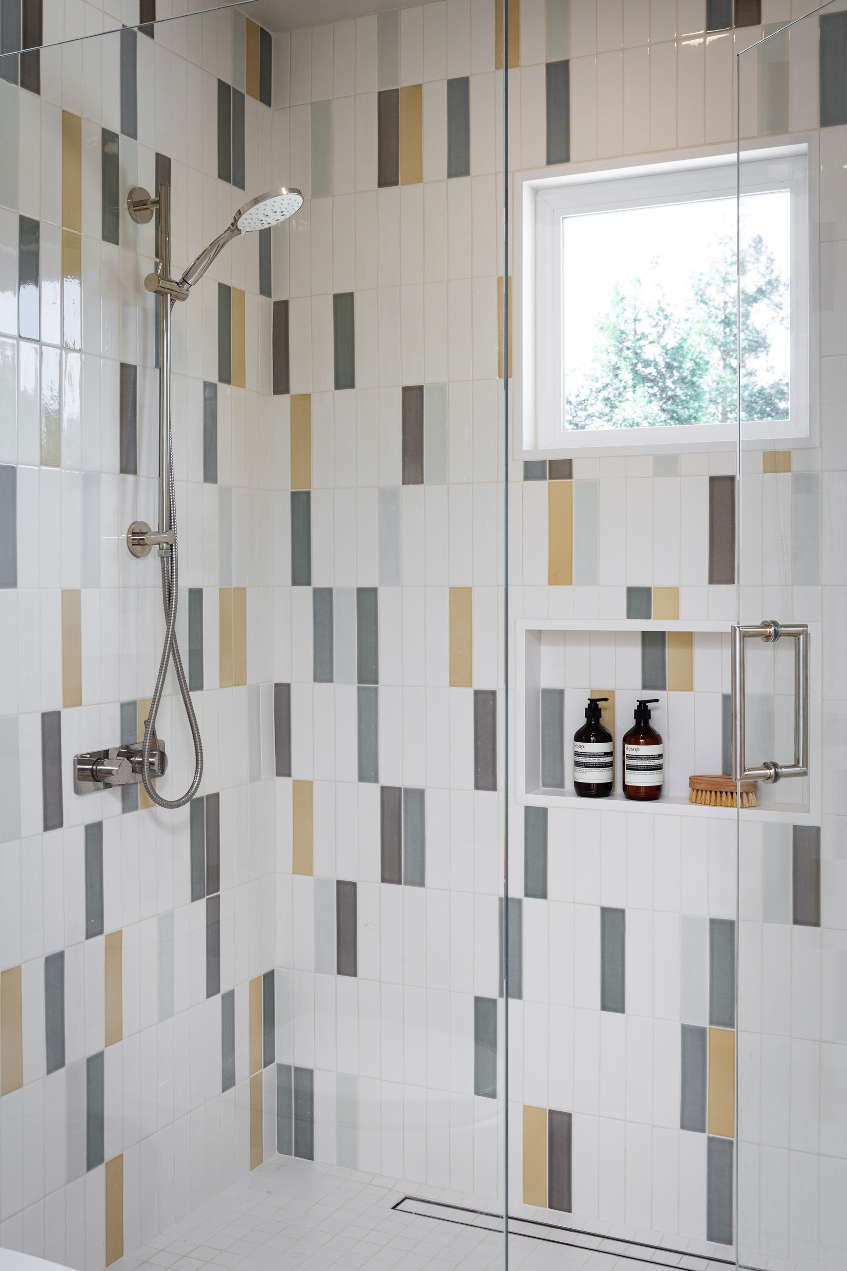 Confetti Modern Bath