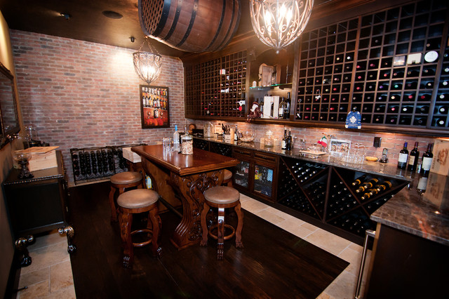 Burnaby - Klassisch - Weinkeller - Vancouver - von J&S Cabinet Doors Ltd.