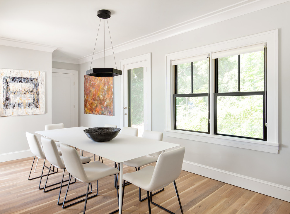 Photo of a contemporary dining room in New York.