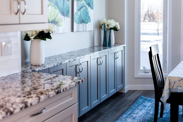 Headingley Transitional Kitchen nyklassisk-matplats