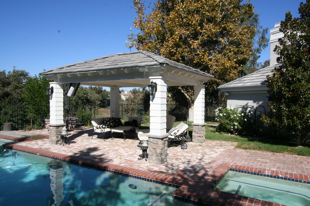 Patio covers Traditional Patio Los Angeles by Randal G. Winter