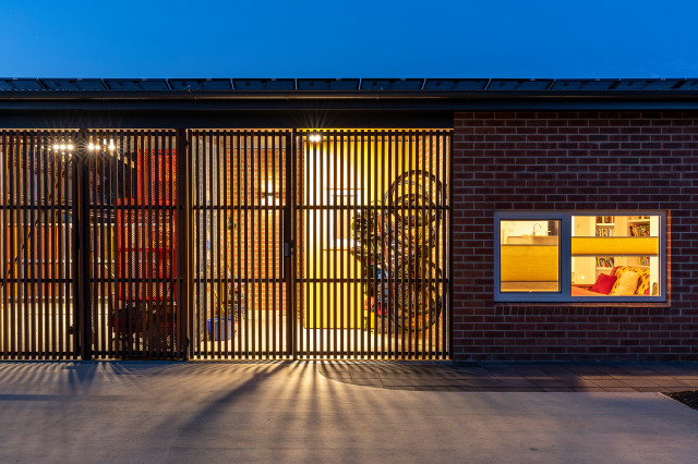 White House contemporary-exterior