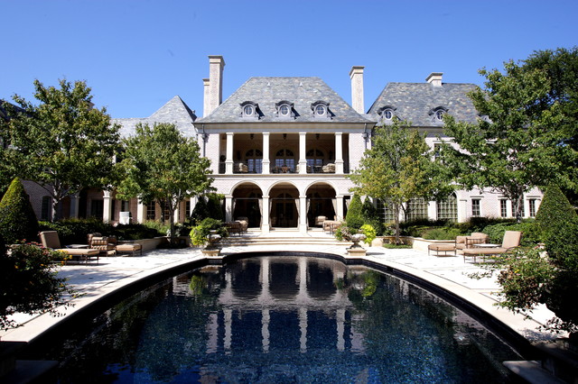 Private Residence - Formal French clasico-fachada