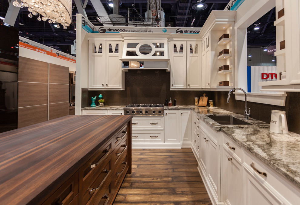 Transitional kitchen photo in Toronto