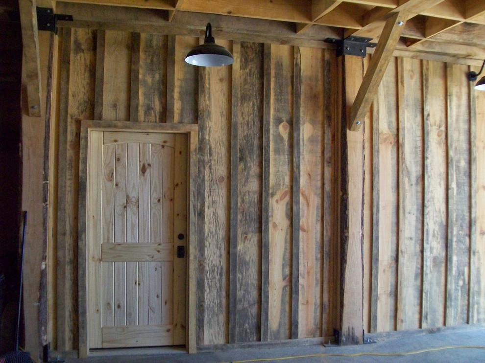 Inspiration for a rustic home design remodel in Austin
