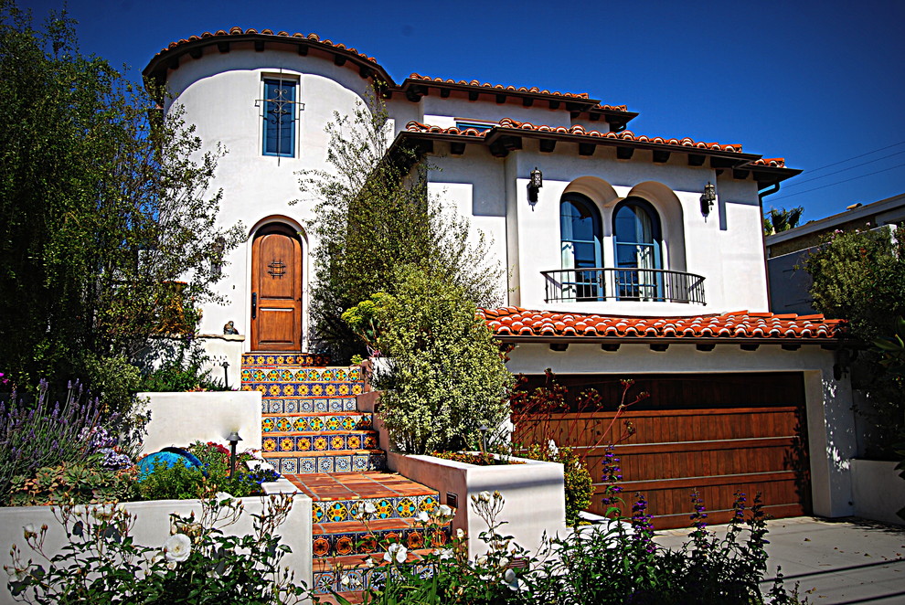 Photo of a traditional exterior in Los Angeles.