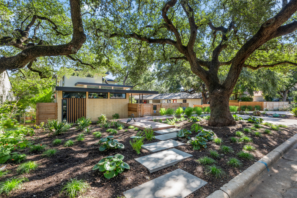 1950s home design photo in Austin