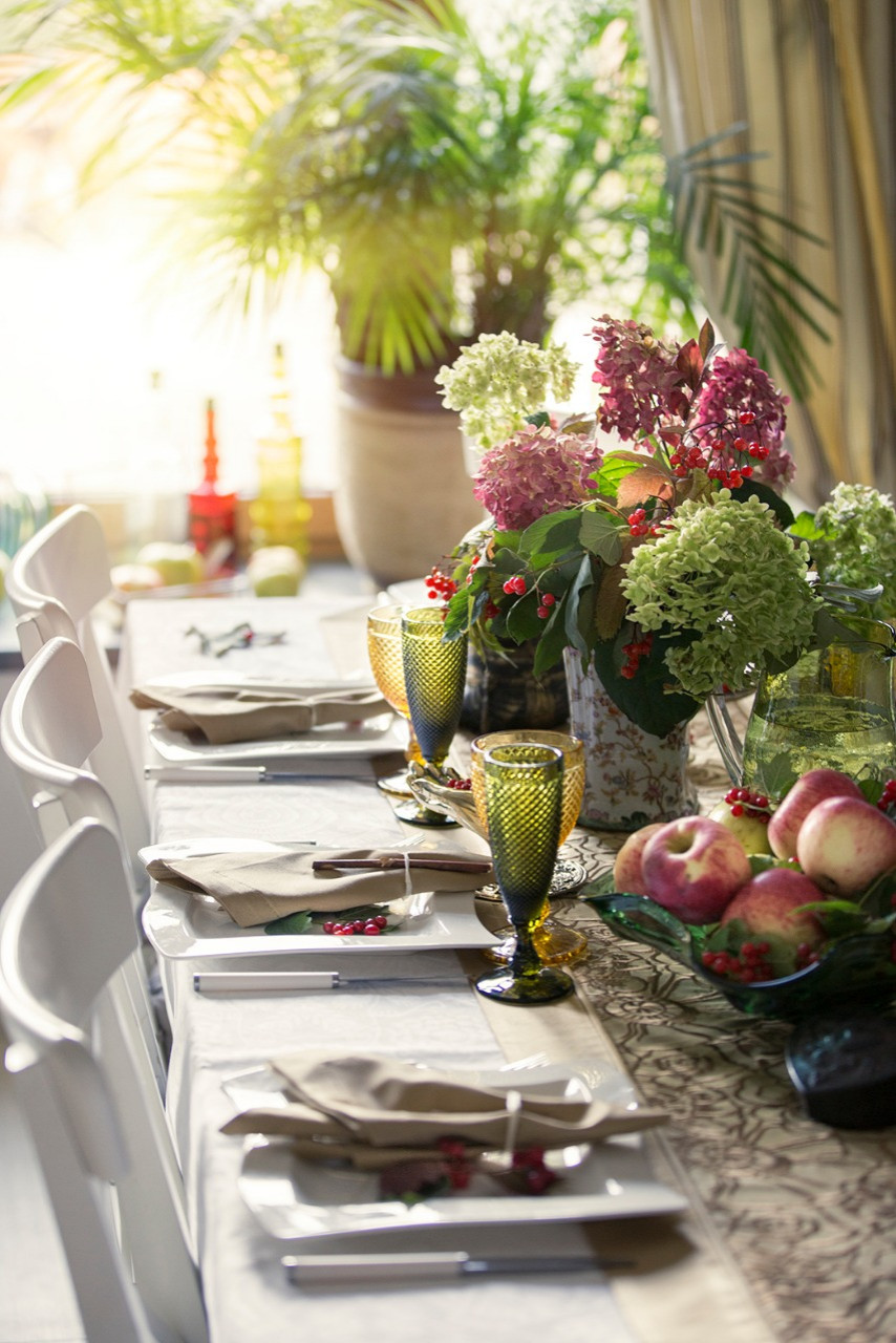 Осенняя сервировка стола в загородном доме