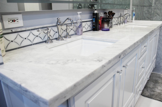 Marble Mosaic Countertop modern-badezimmer