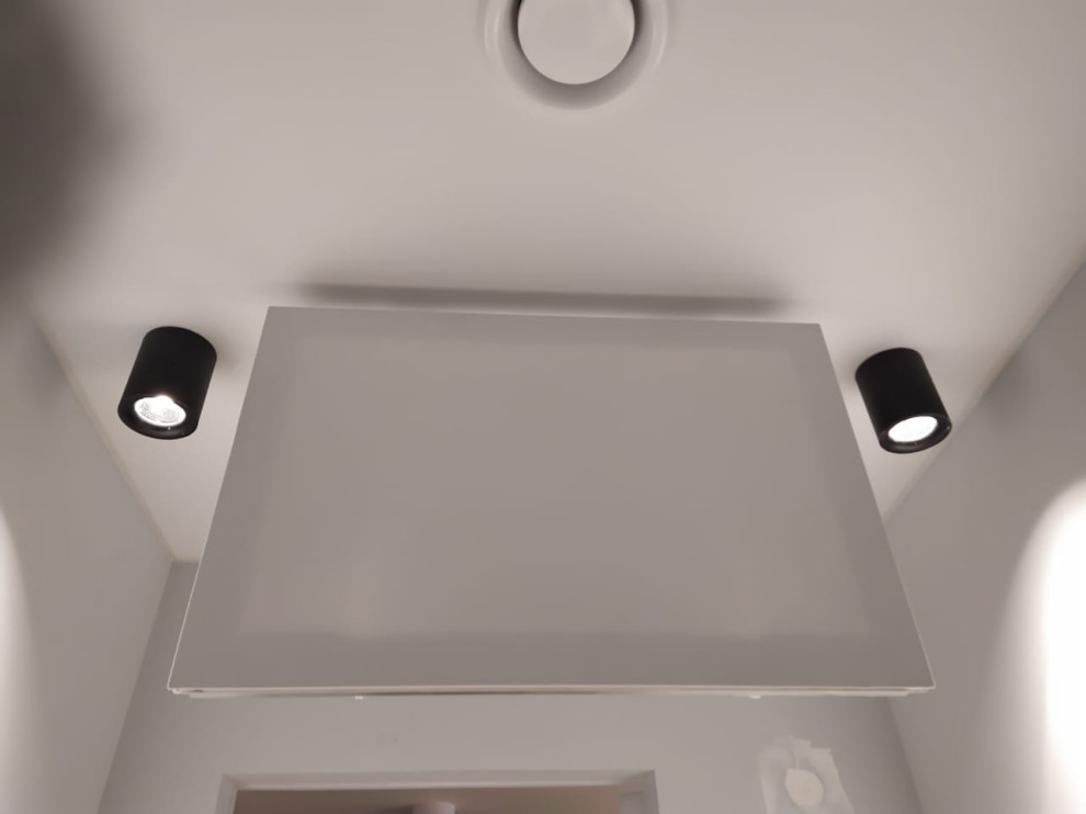 Люк-невидимка в натяжном потолке (мкр р-н "Северный", Дмитровка-МКАД)