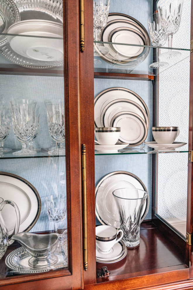 Inspiration for a timeless home design remodel in Cincinnati