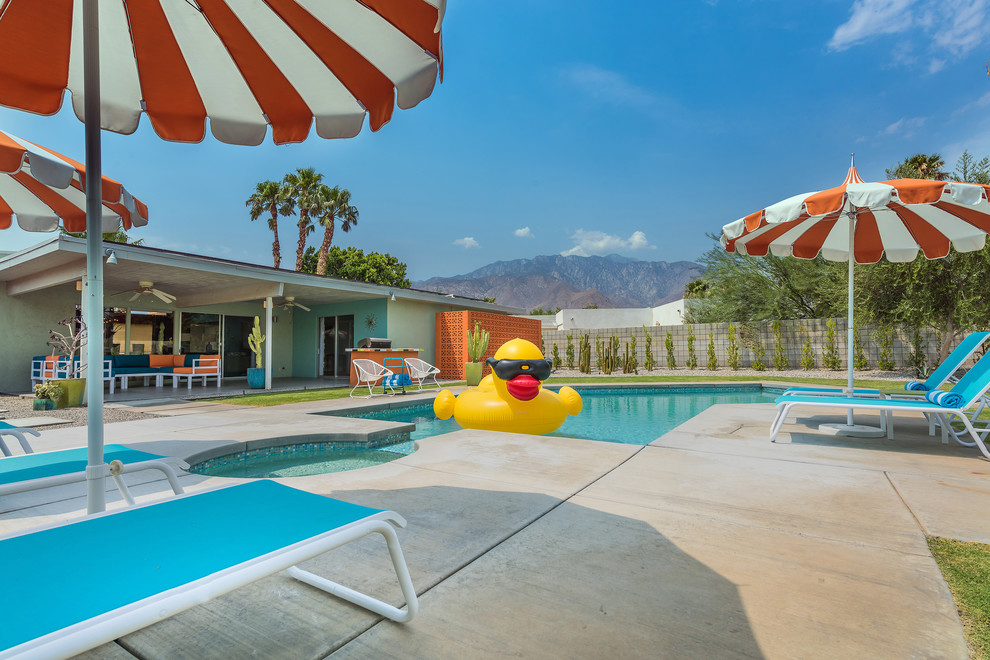 Palm Springs 18 Midcentury Pool by digs inside & out