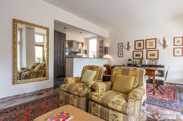 Una casa che racconta chi la abita eclectic-living-room