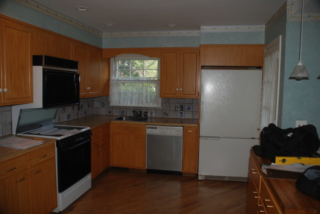 Kitchen (before) traditional