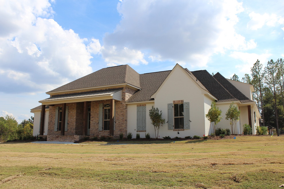 Home design - transitional home design idea in Jackson