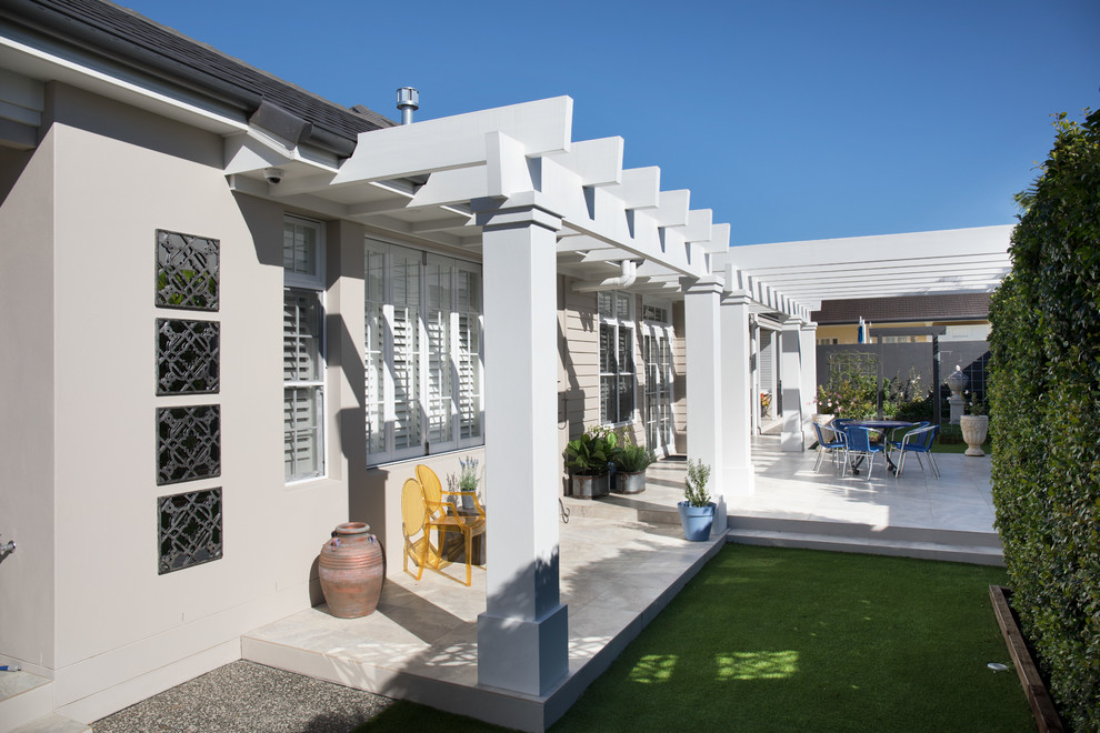 Beach style patio in Brisbane.