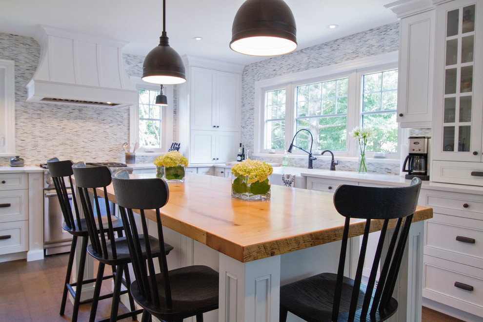 Inspiration for a timeless kitchen remodel in Toronto
