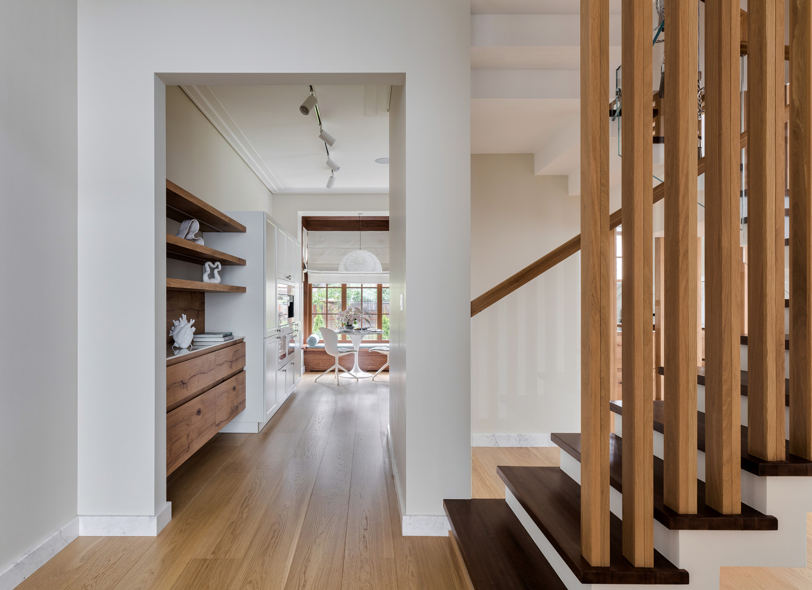 Дом с потайной лестницей