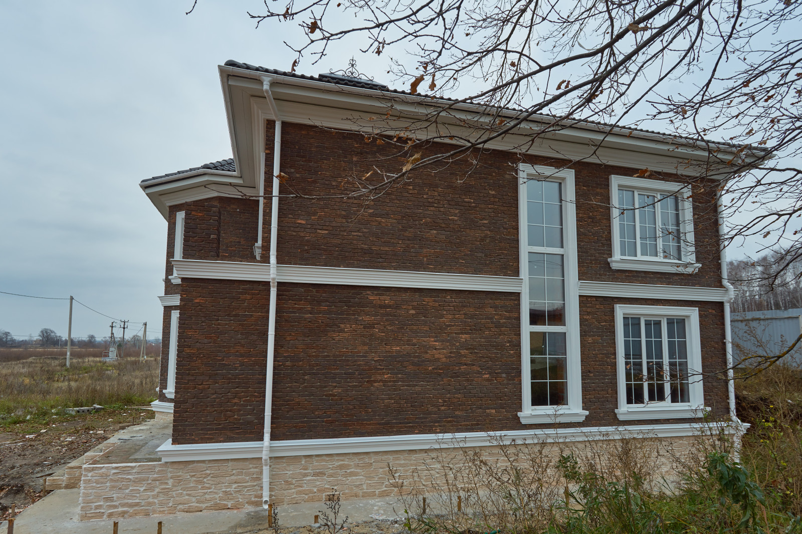 Дом в английском стиле. 290 м^2 г.Казань деревня Зимняя Горка.