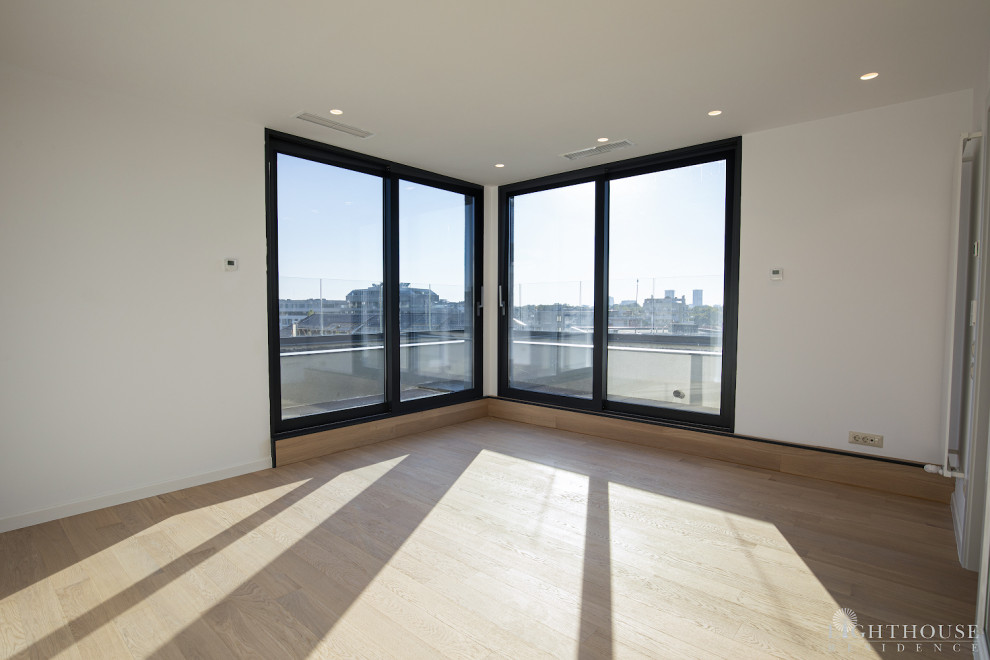 На фоне солнца. Пентхаус в Бухаресте