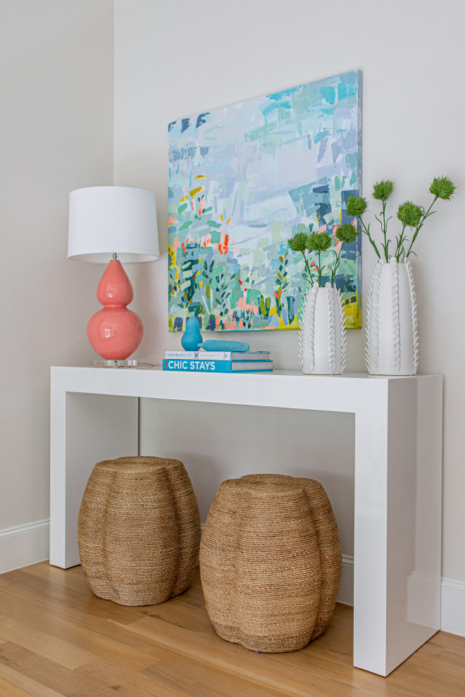 Transitional home design photo in Dallas