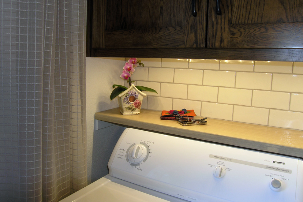 Design ideas for an arts and crafts laundry room in Sacramento.