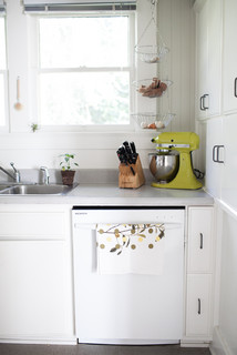 Where to Stash the Stand Mixer in Your Kitchen (10 photos)