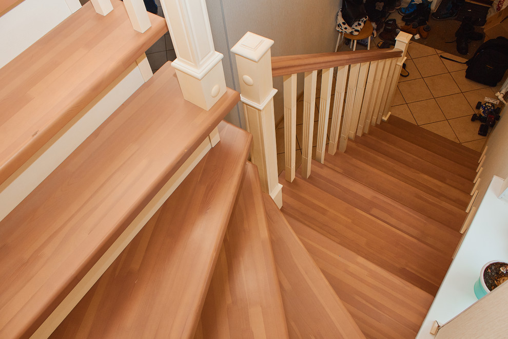 Г-образная лестница