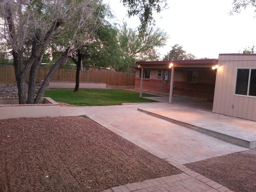 Rustic exterior home idea in Phoenix
